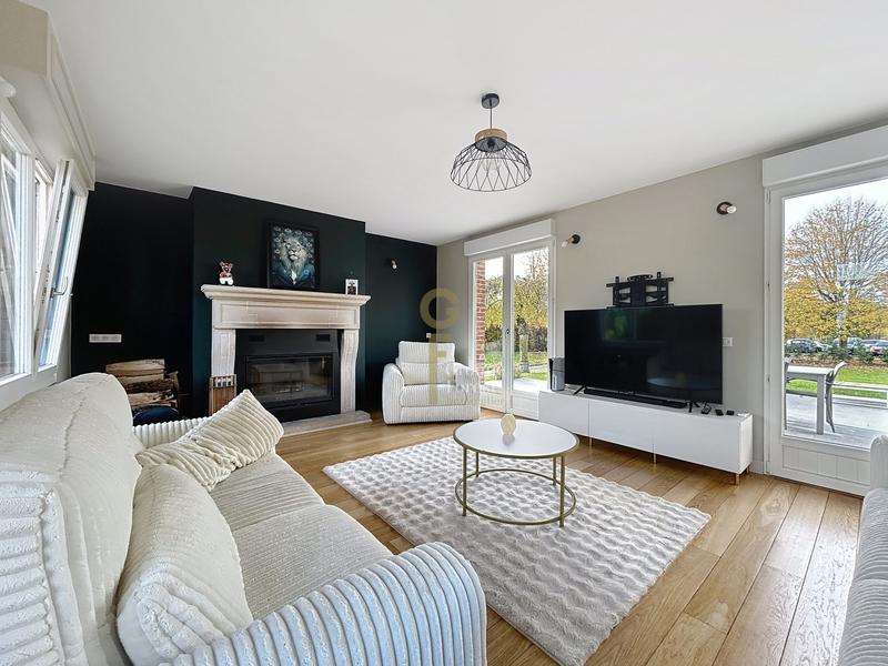 Maison - 163 m² - 6 pièces