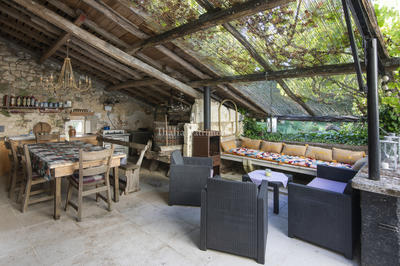 Maison - 372 m² - 13 pièces