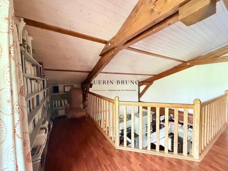 Maison - 208 m² - 11 pièces