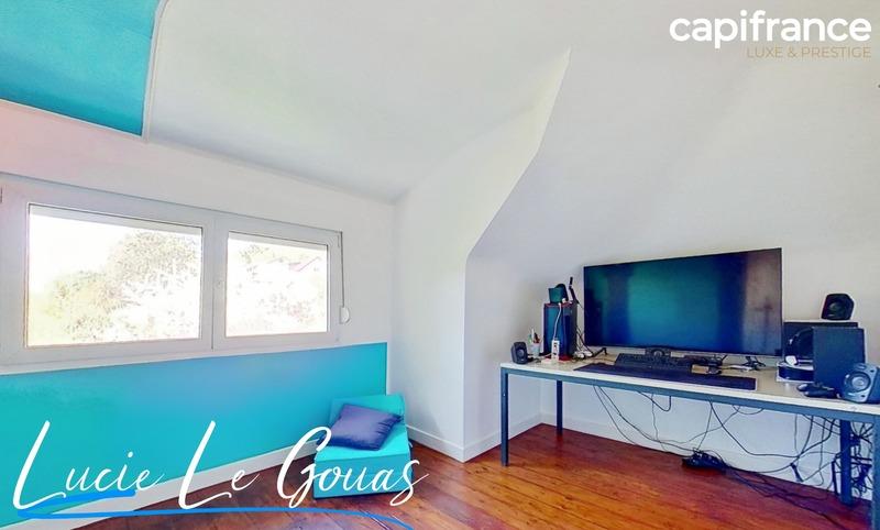 Demeure - 181 m² - 8 pièces