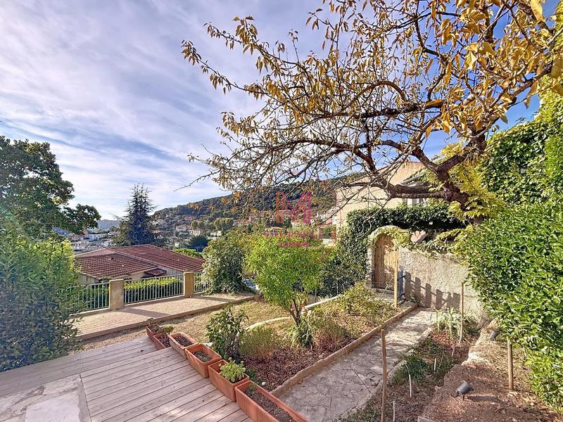 Maison - 100 m² - 6 pièces