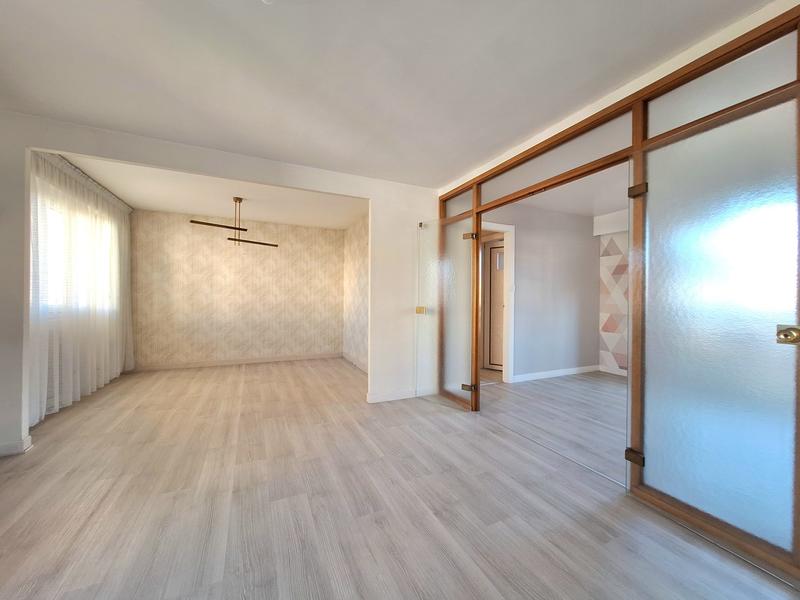 Appartement - 97 m² - 6 pièces