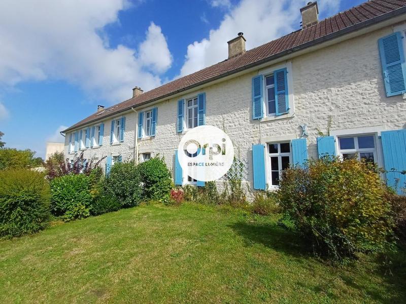 Longère - 271 m² - 6 pièces