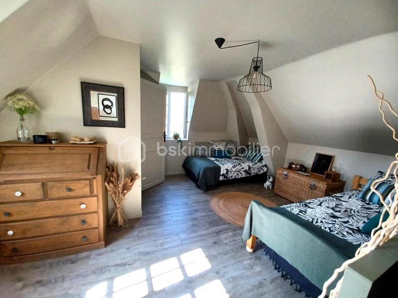 Maison - 250 m² - 10 pièces