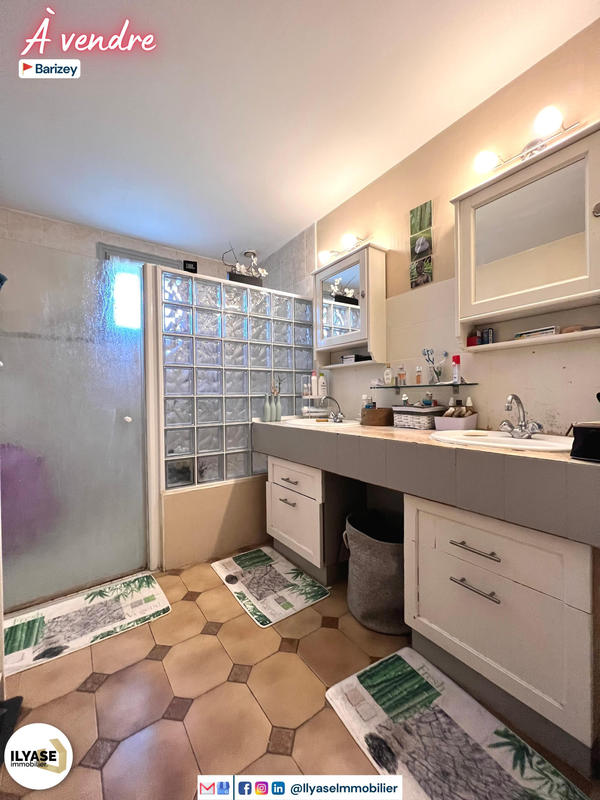 Maison - 289 m² - 10 pièces