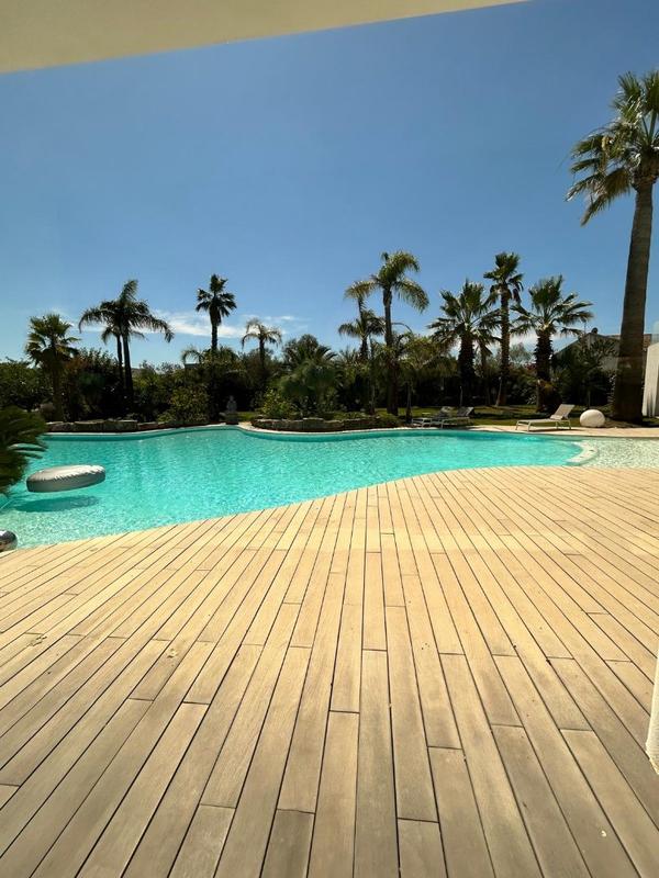 Maison contemporaine - 900 m² - 12 pièces