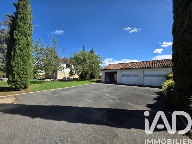 Maison de village - 310 m² - 12 pièces