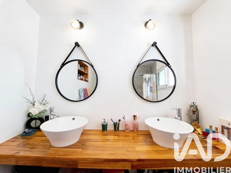 Maison - 250 m² - 12 pièces