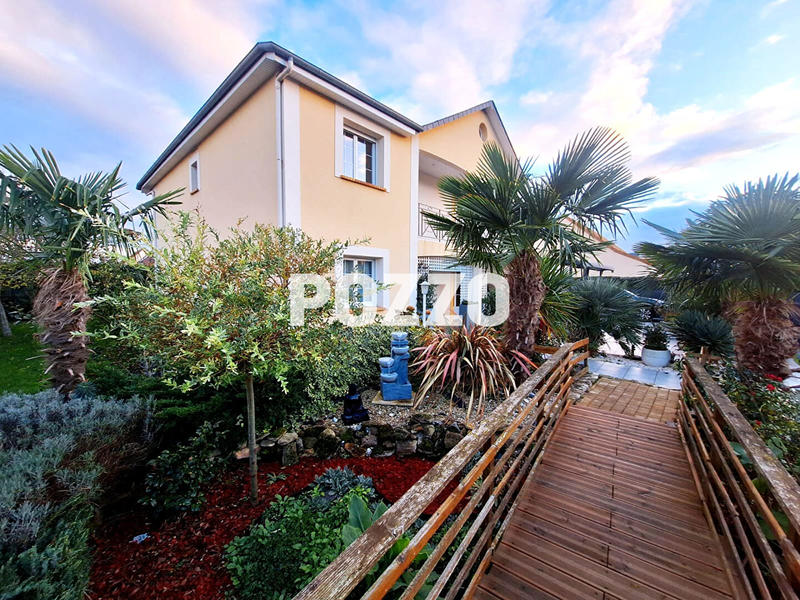 Maison - 181 m² - 8 pièces