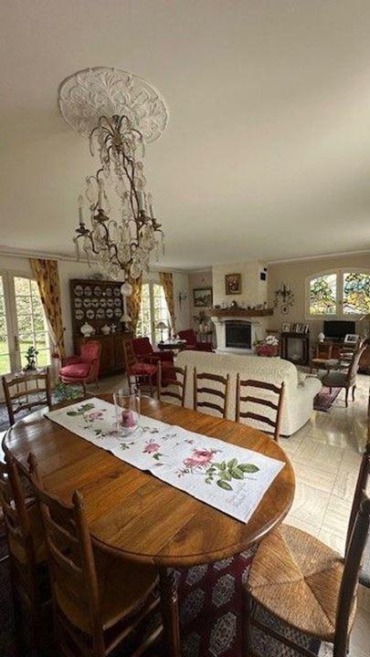 Propriété - 200 m² - 8 pièces