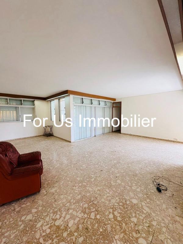 Maison - 262 m² - 8 pièces