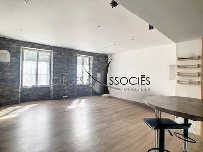 Maison traditionnelle - 85 m² - 4 pièces