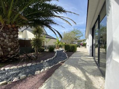 Maison - 236 m² - 8 pièces