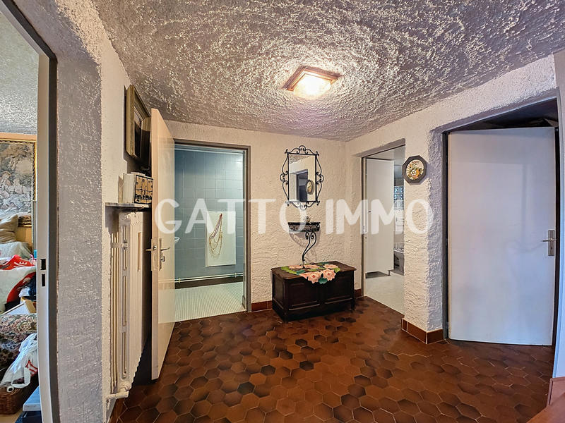 Maison - 200 m² - 8 pièces