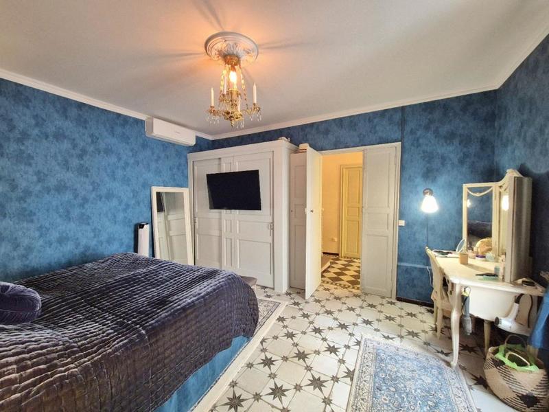 Maison - 180 m² - 6 pièces