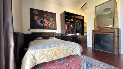 Maison - 305 m² - 7 pièces