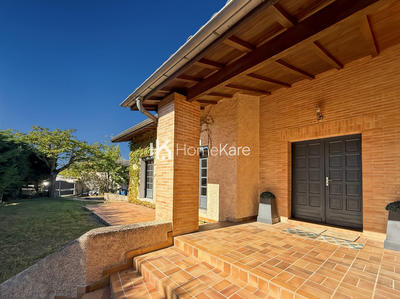 Maison - 250 m² - 8 pièces