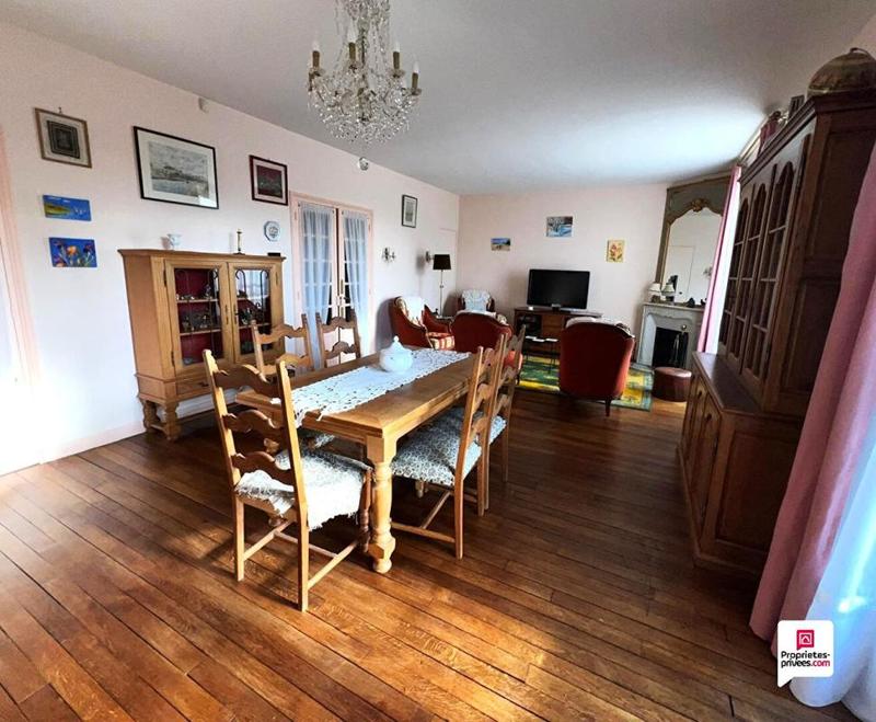 Maison - 162 m² - 7 pièces