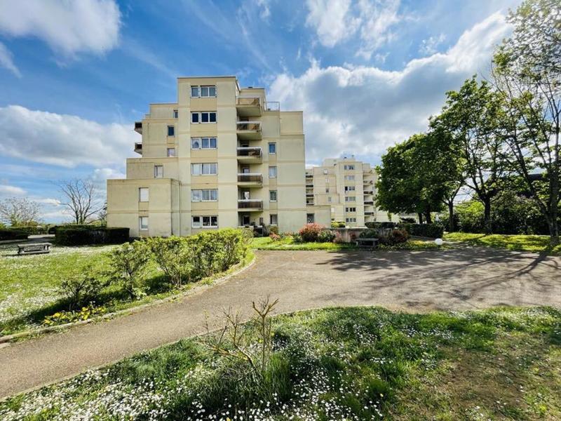 Appartement - 95 m² - 5 pièces