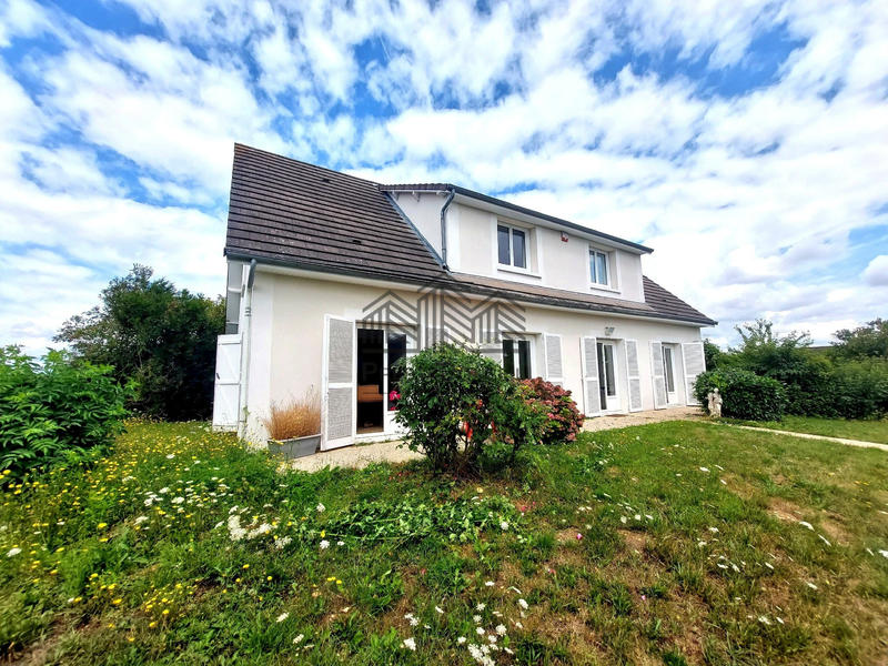 Maison - 214 m² - 7 pièces