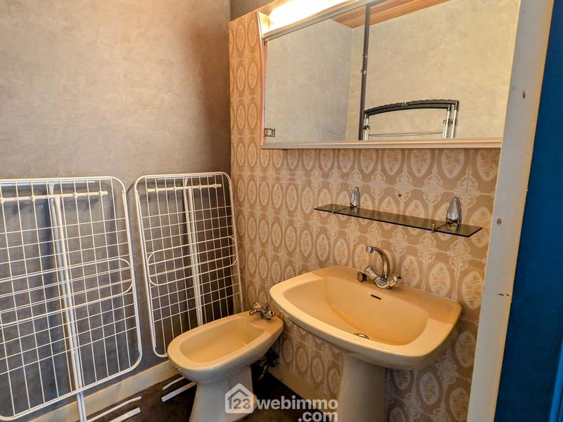 Maison - 234 m² - 8 pièces