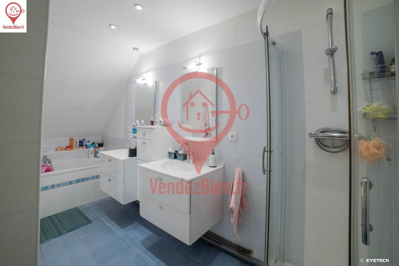 Maison - 264 m² - 8 pièces