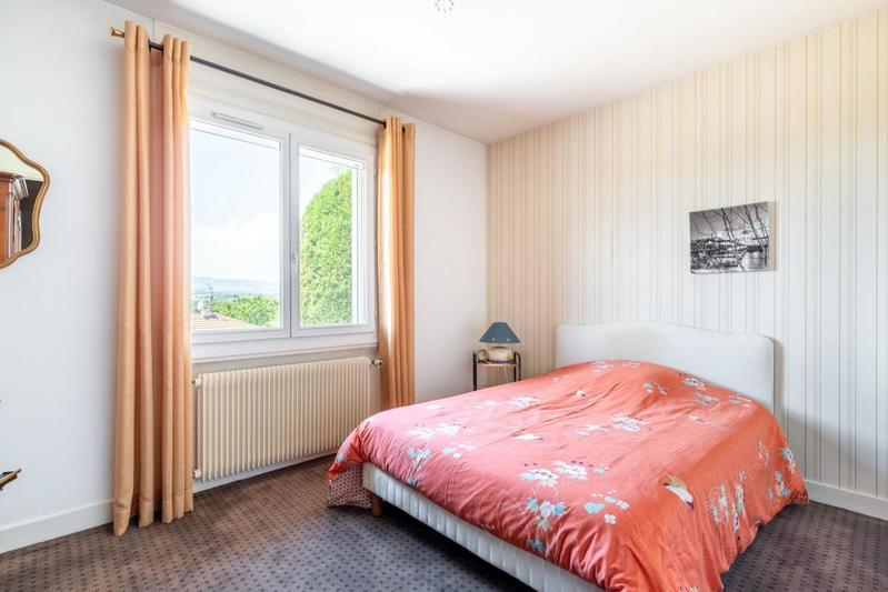 Maison - 170 m² - 5 pièces