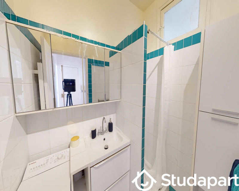 Chambre - 130 m² - 1 pièce