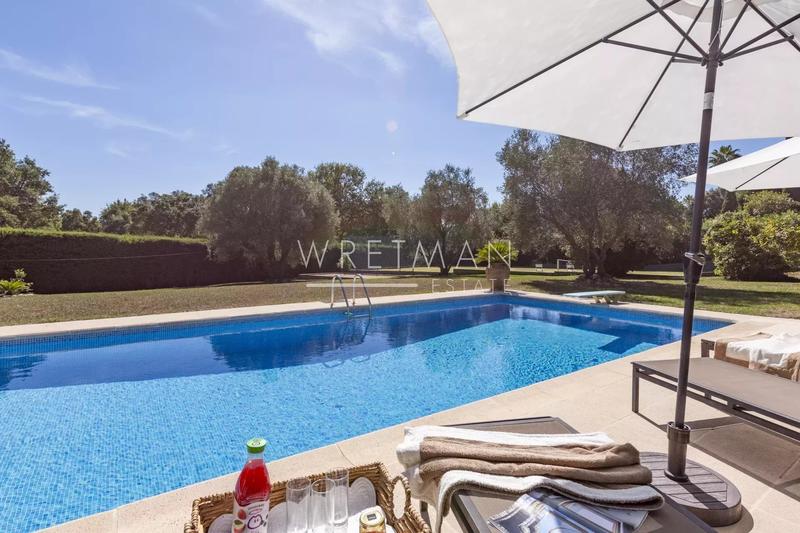 Maison - 237 m² - 8 pièces