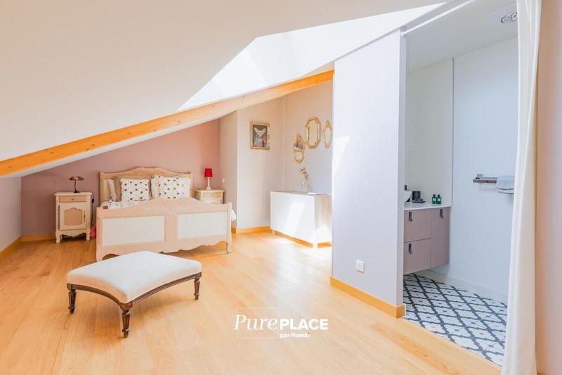 Maison - 250 m² - 7 pièces