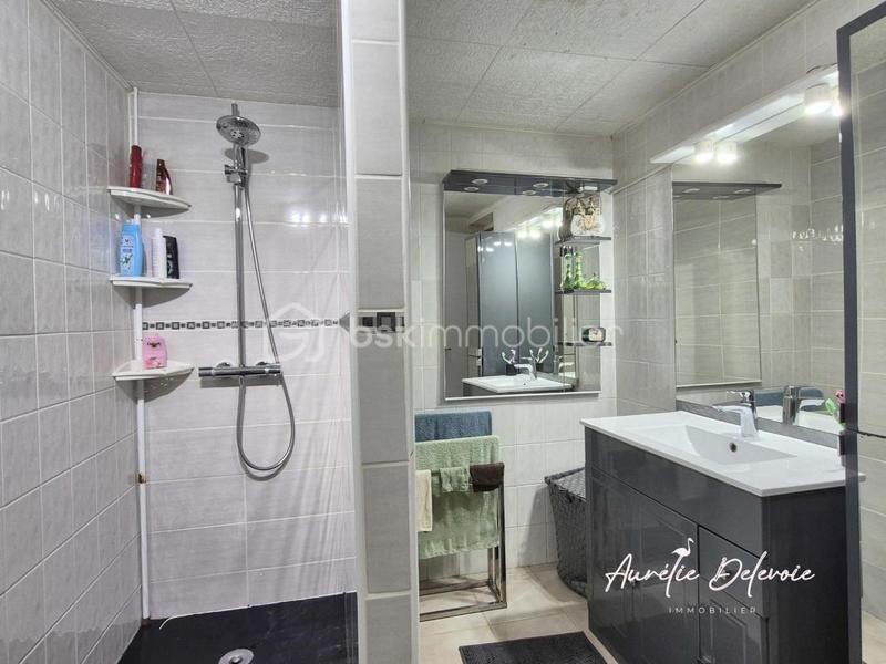 Maison - 211 m² - 9 pièces