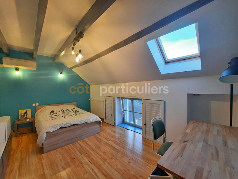 Maison - 232 m² - 6 pièces