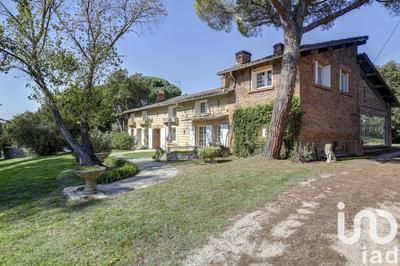 Maison - 369 m² - 11 pièces