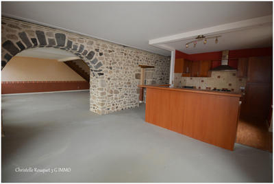 Maison - 230 m² - 7 pièces