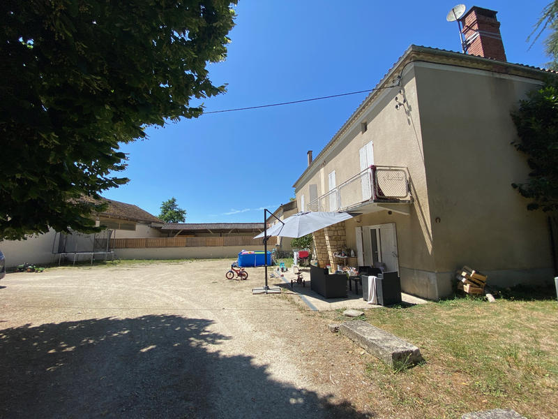 Maison - 121 m² - 6 pièces