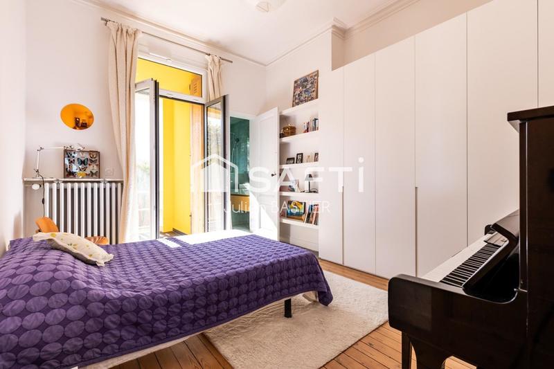 Maison - 320 m² - 11 pièces