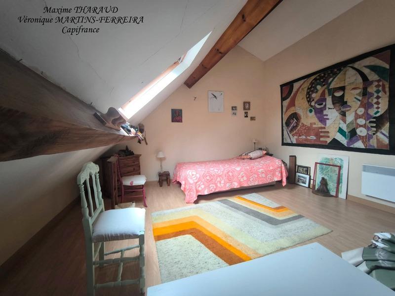 Propriété - 214 m² - 7 pièces