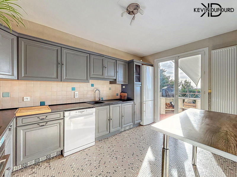 Maison - 175 m² - 9 pièces