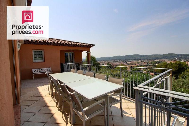 Villa - 140 m² - 6 pièces
