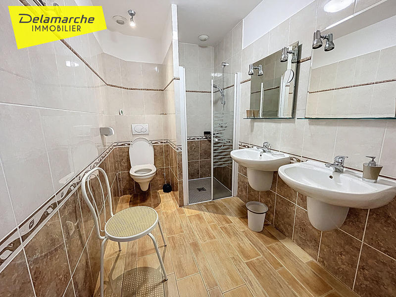 Maison - 308 m² - 12 pièces