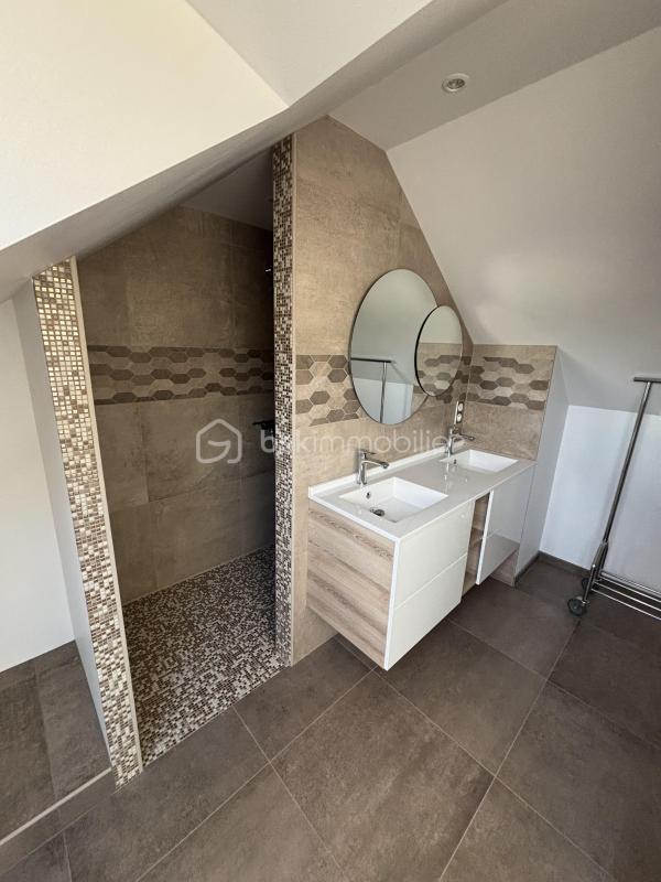 Maison - 460 m² - 12 pièces