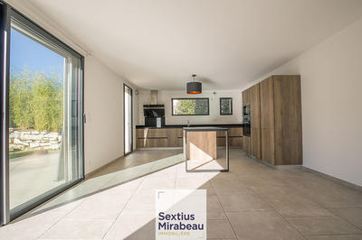 Demeure - 175 m² - 6 pièces