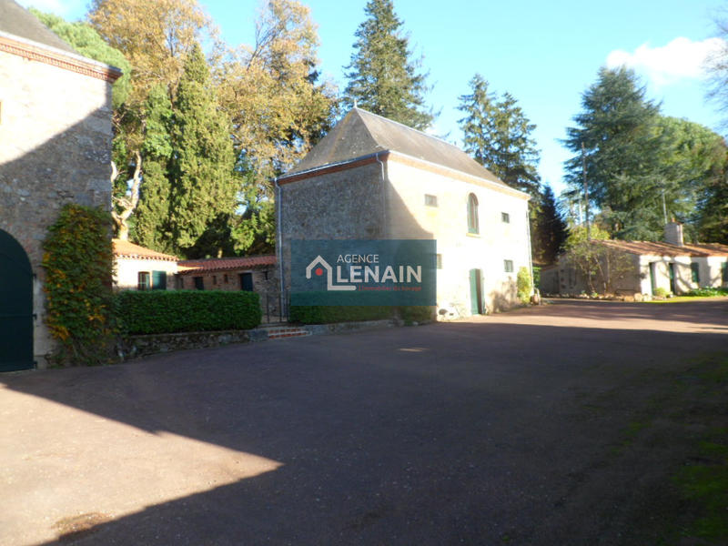 Maison - 296 m² - 9 pièces