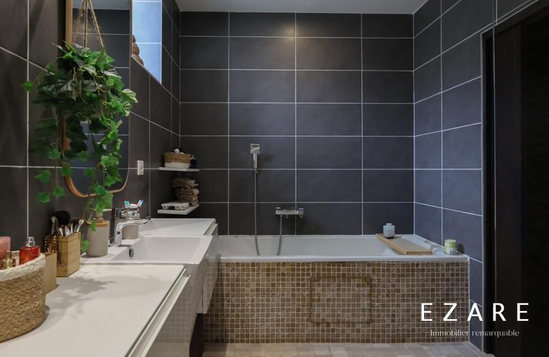 Maison - 210 m² - 5 pièces