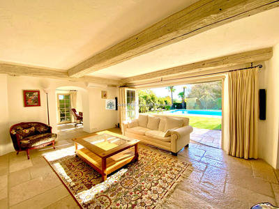 Maison - 234 m² - 6 pièces