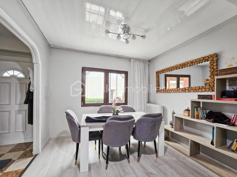 Maison - 169 m² - 9 pièces