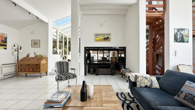 Maison d'architecte - 240 m² - 9 pièces