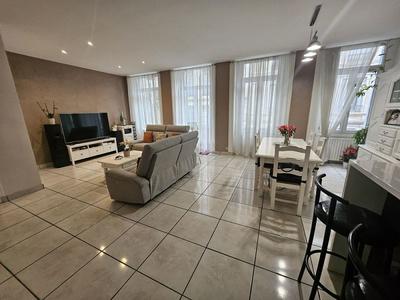 Appartement - 120 m² - 5 pièces