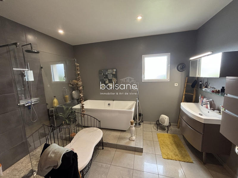 Maison - 190 m² - 6 pièces