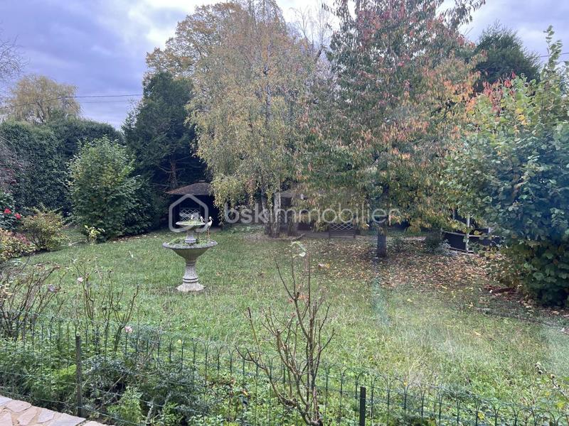 Maison - 232 m² - 8 pièces